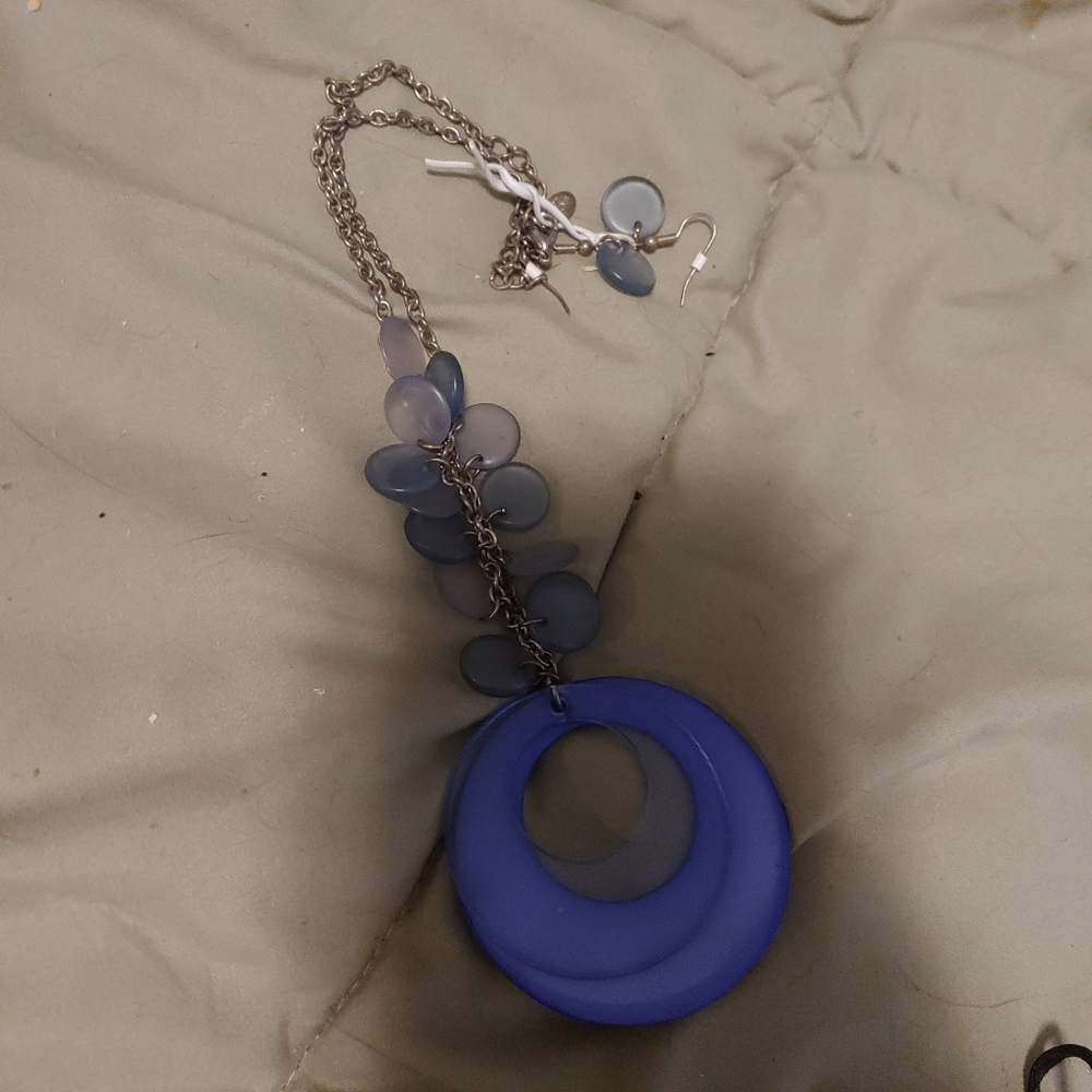 Bkue earrings natch necklace